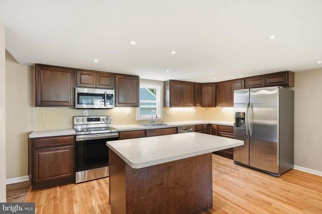 6713 BOXWOOD DR, Morningside, MD 20746