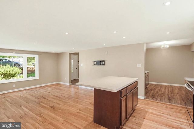 6713 BOXWOOD DR, Morningside, MD 20746