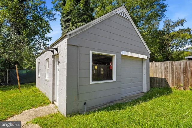 6713 BOXWOOD DR, Morningside, MD 20746