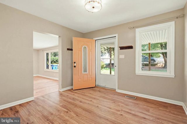 6713 BOXWOOD DR, Morningside, MD 20746