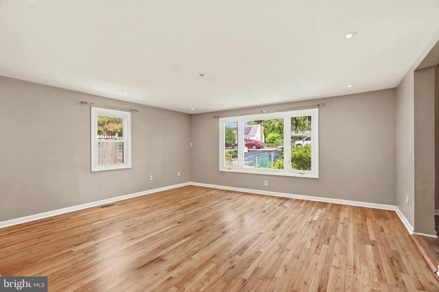 6713 BOXWOOD DR, Morningside, MD 20746