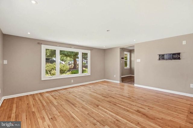 6713 BOXWOOD DR, Morningside, MD 20746