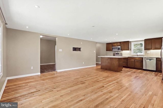 6713 BOXWOOD DR, Morningside, MD 20746