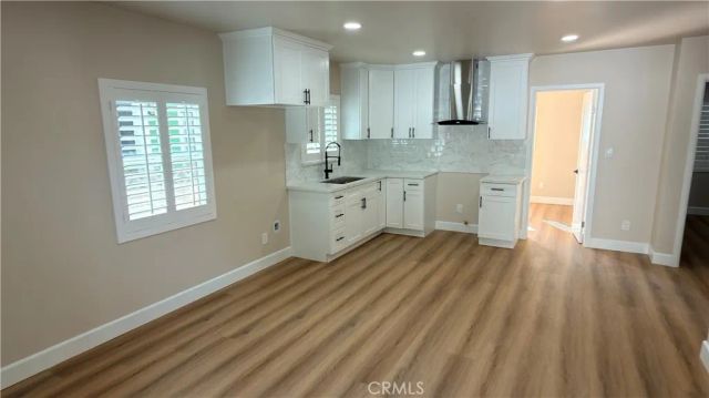 910 E 77th, Los Angeles, CA 90001