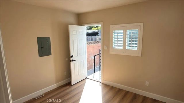 910 E 77th, Los Angeles, CA 90001