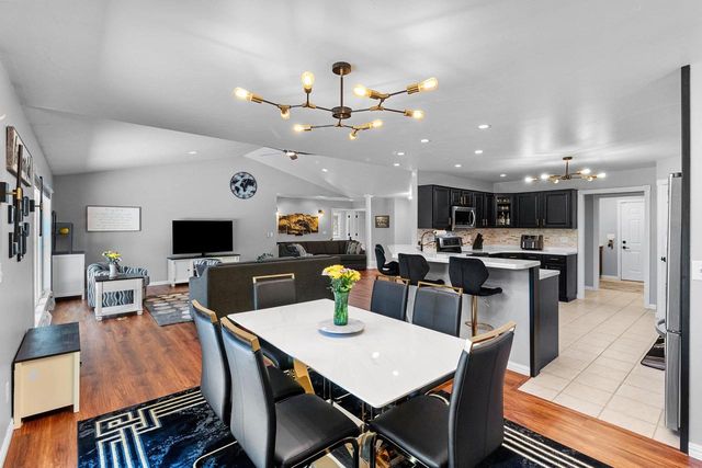 2949 PACKERLAND DRIVE, Green Bay, WI 54313