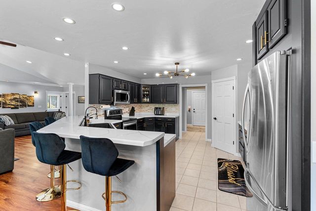 2949 PACKERLAND DRIVE, Green Bay, WI 54313
