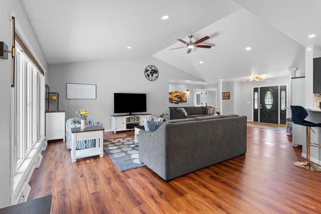 2949 PACKERLAND DRIVE, Green Bay, WI 54313