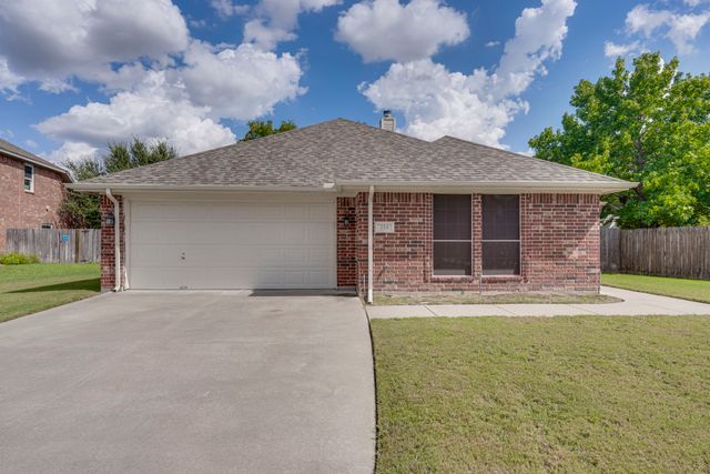304 Mary Kay Court, Burleson, TX 76028