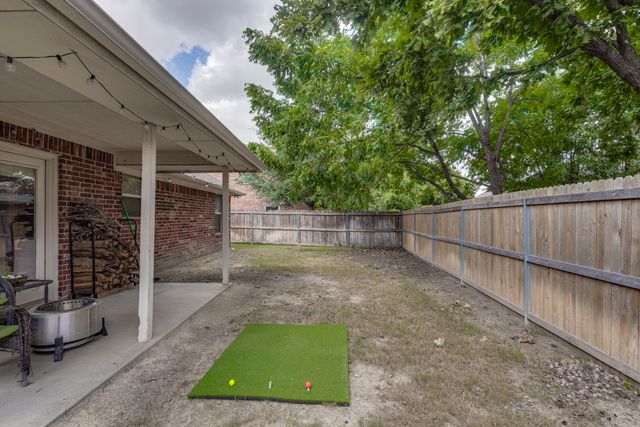304 Mary Kay Court, Burleson, TX 76028