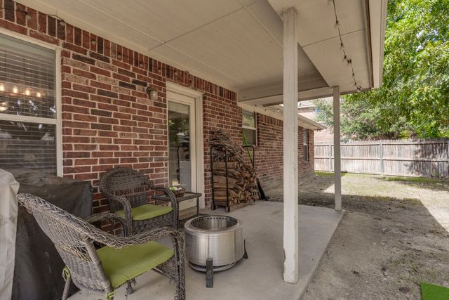 304 Mary Kay Court, Burleson, TX 76028