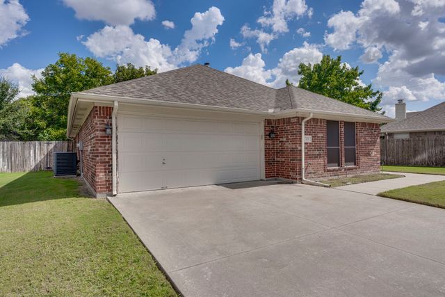 304 Mary Kay Court, Burleson, TX 76028