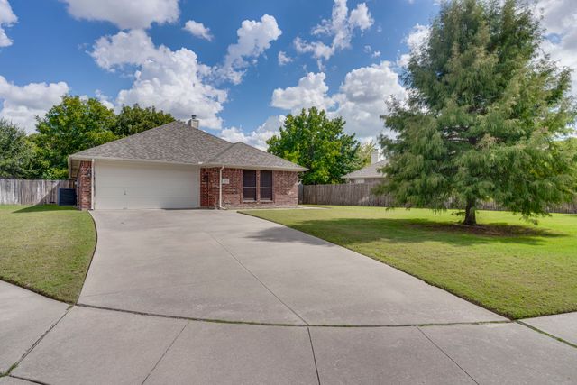 304 Mary Kay Court, Burleson, TX 76028