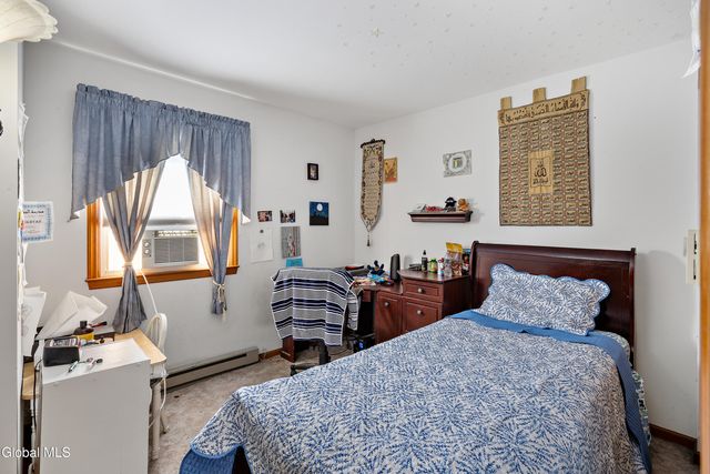 756 Hampshire Seat, Schenectady, NY 12309