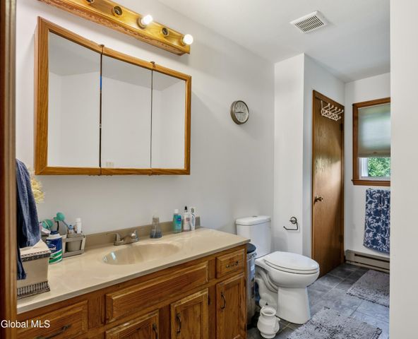 756 Hampshire Seat, Schenectady, NY 12309