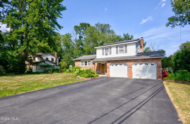 756 Hampshire Seat, Schenectady, NY 12309