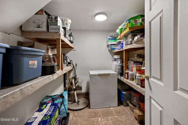 756 Hampshire Seat, Schenectady, NY 12309