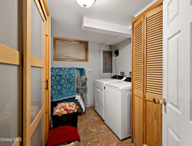 756 Hampshire Seat, Schenectady, NY 12309