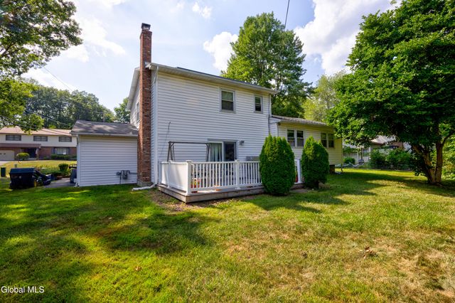 756 Hampshire Seat, Schenectady, NY 12309
