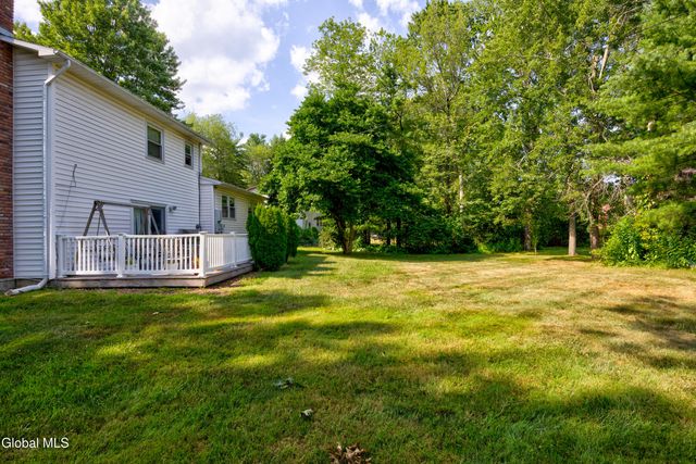 756 Hampshire Seat, Schenectady, NY 12309