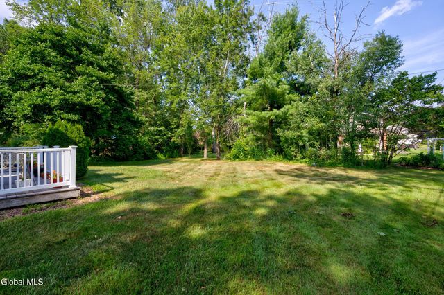 756 Hampshire Seat, Schenectady, NY 12309