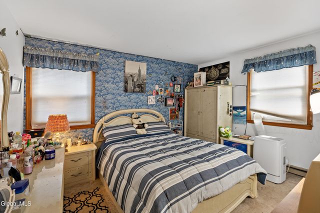 756 Hampshire Seat, Schenectady, NY 12309