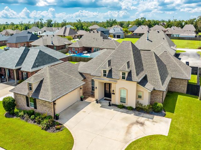 310 Lakewood Dr, Houma, LA 70360