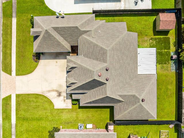 310 Lakewood Dr, Houma, LA 70360