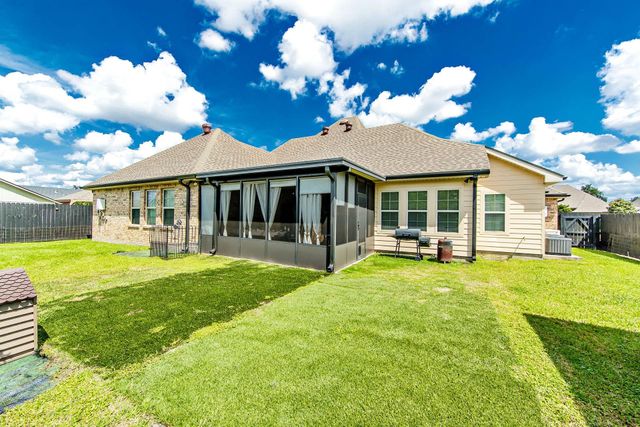 310 Lakewood Dr, Houma, LA 70360