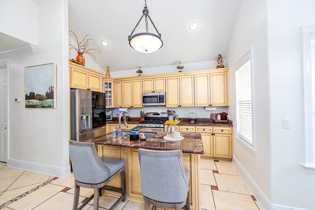 310 Lakewood Dr, Houma, LA 70360