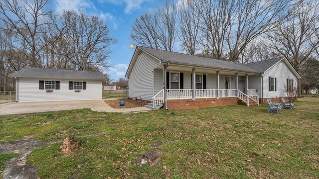 2242 Delay Dr, Lascassas, TN 37085