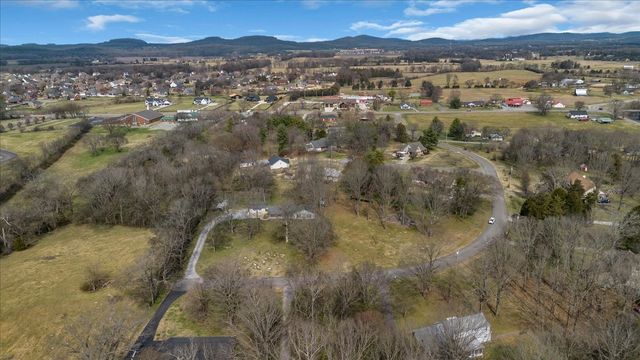 2242 Delay Dr, Lascassas, TN 37085