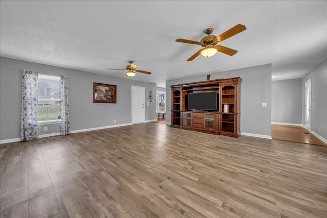 2242 Delay Dr, Lascassas, TN 37085