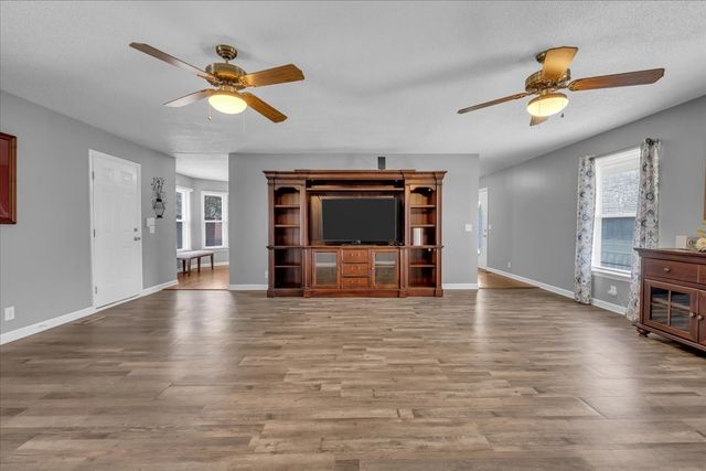 2242 Delay Dr, Lascassas, TN 37085