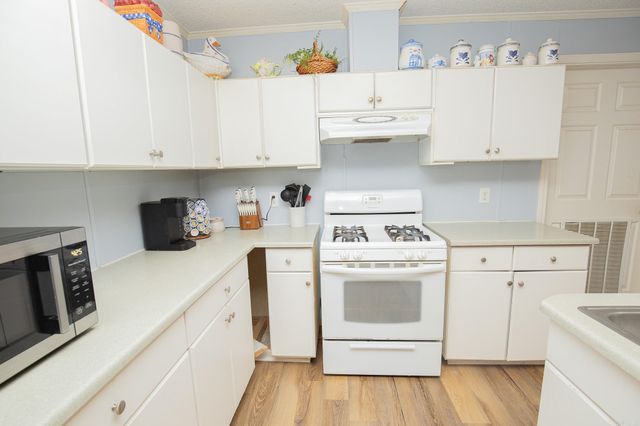 10807 Dollarway Rd., White Hall, AR 71602