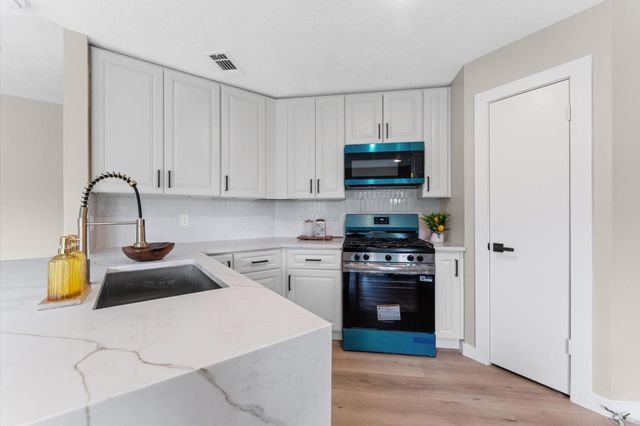 8026 Scarlet Tanager Drive, Humble, TX 77396