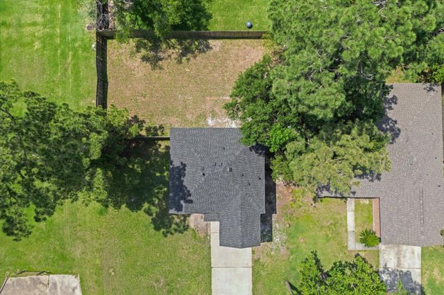 8026 Scarlet Tanager Drive, Humble, TX 77396
