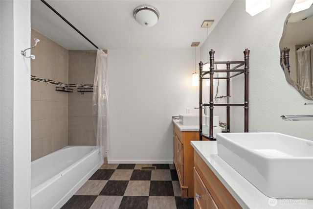 816 151st Place SW, Lynnwood, WA 98087