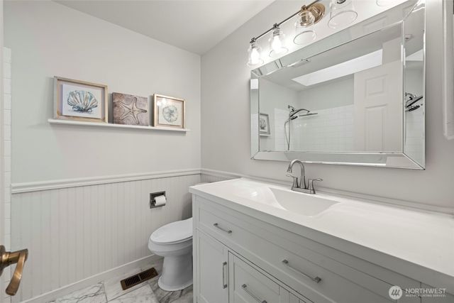 816 151st Place SW, Lynnwood, WA 98087