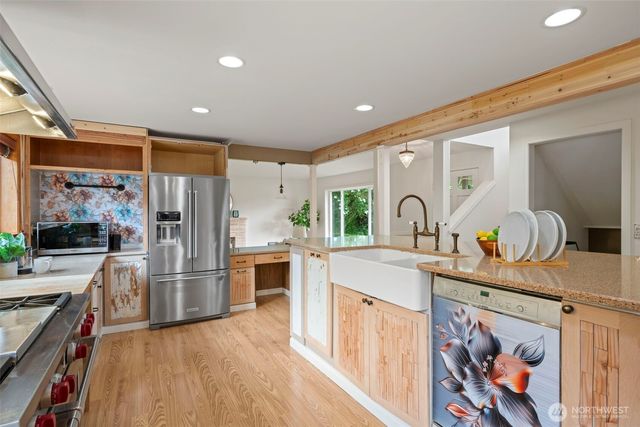 816 151st Place SW, Lynnwood, WA 98087