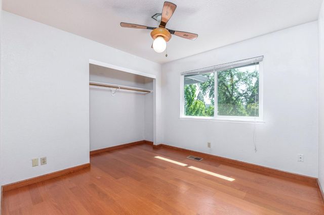 280 Apple Blossom Dr, Murphys, CA 95247