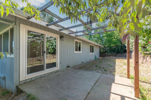 280 Apple Blossom Dr, Murphys, CA 95247