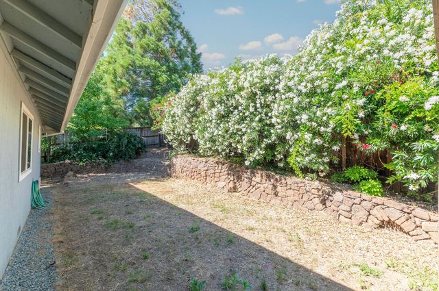 280 Apple Blossom Dr, Murphys, CA 95247