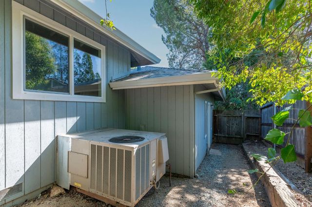 280 Apple Blossom Dr, Murphys, CA 95247