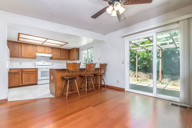 280 Apple Blossom Dr, Murphys, CA 95247