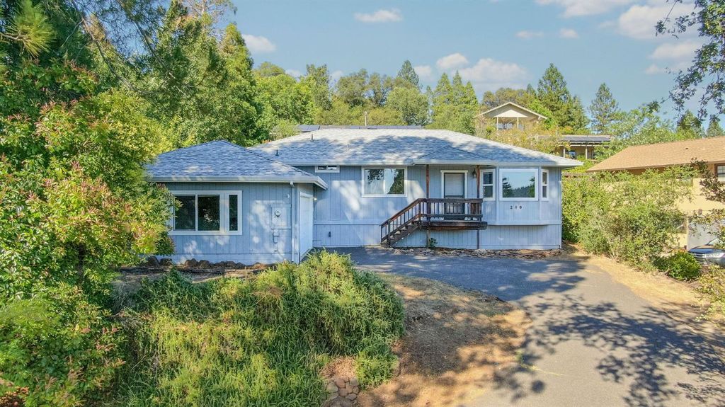 280 Apple Blossom Dr, Murphys, CA 95247