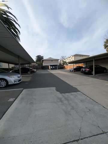 1851 Harrison St 13, Concord, CA 94520