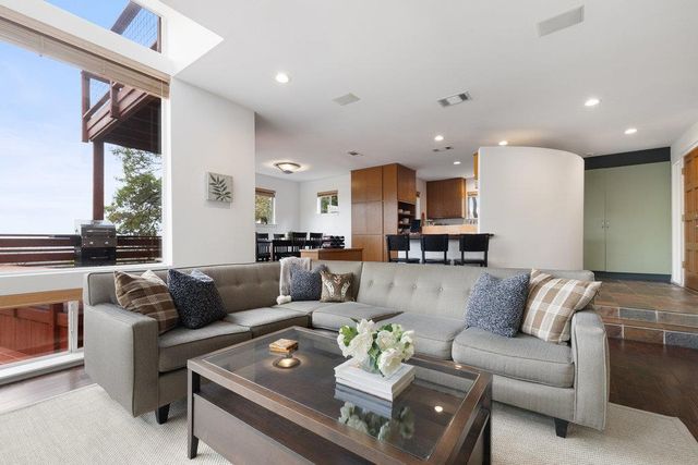 7504 Anaqua DR, Austin, TX 78750