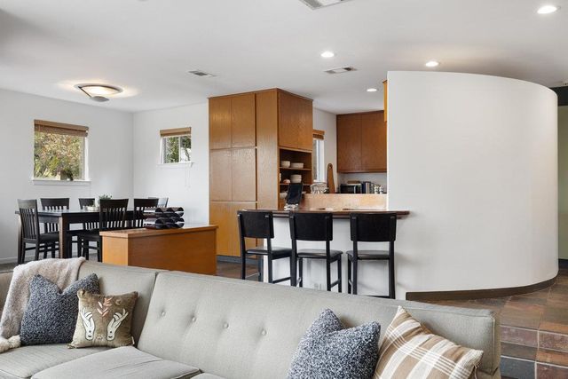 7504 Anaqua DR, Austin, TX 78750