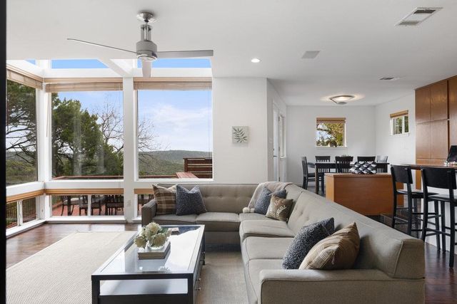 7504 Anaqua DR, Austin, TX 78750